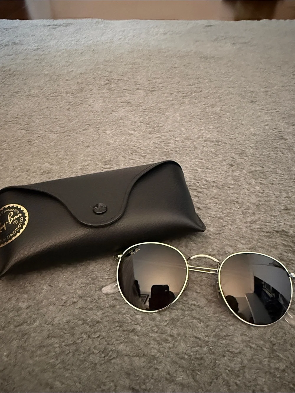 Ray-Ban Silver Frame Sunglasses with Black Gradient Lenses Round Style 50mm